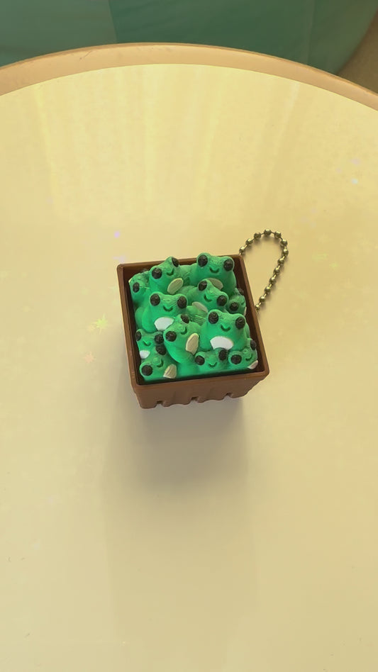 Frog berry basket fidget clicker keychain 3D printed pastel green frogs